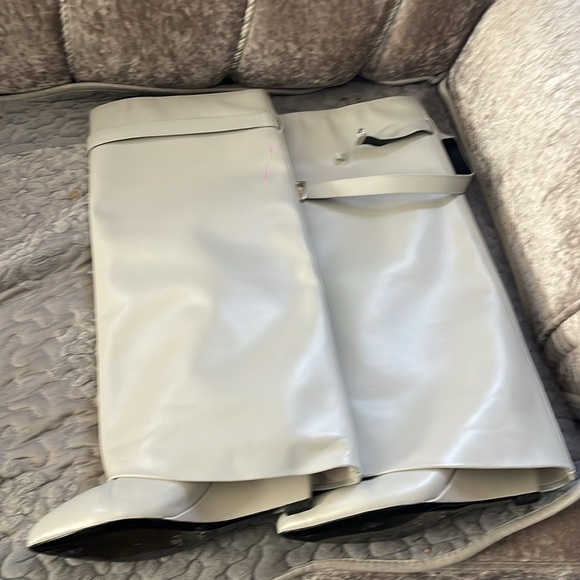 Givenchy women’s short lock leather pants boot size 41 - Picture 8 of 11